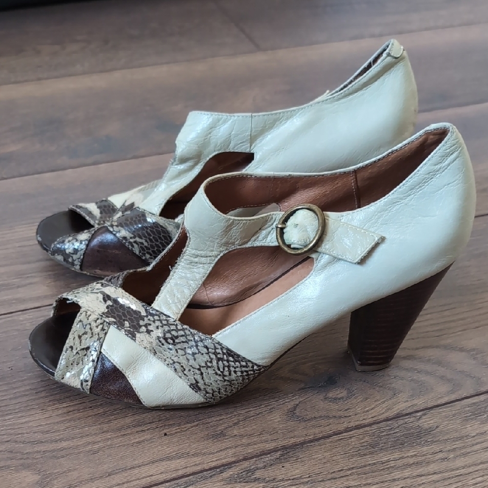 Elegant Cream and Brown Women's Shoes